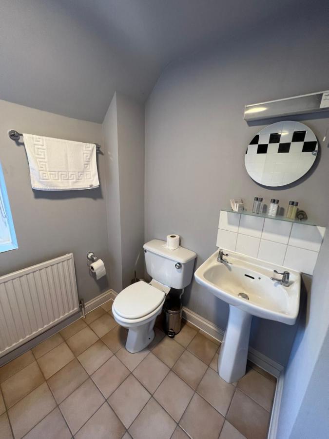 The Six Bells Hotel Beenham Luaran gambar