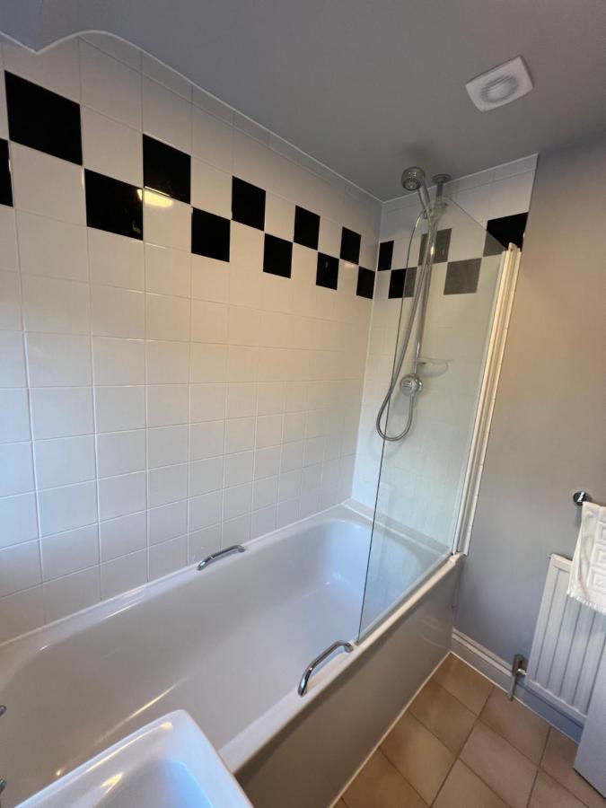 The Six Bells Hotel Beenham Luaran gambar